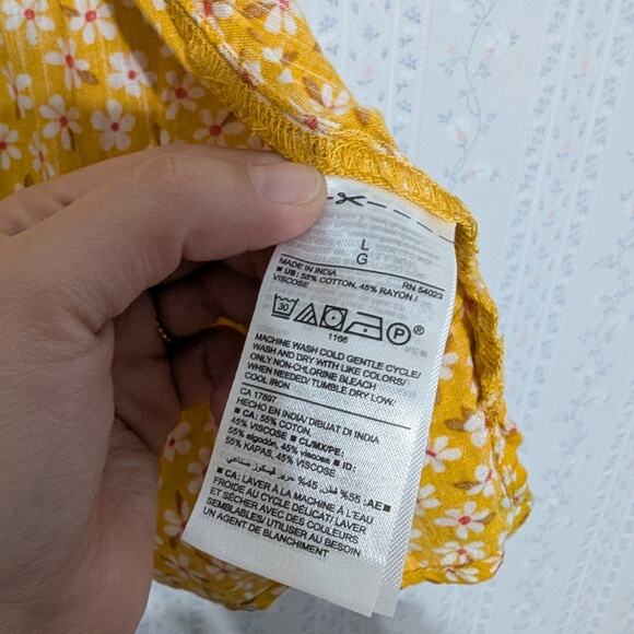 Old Navy Blouse Women's Size Large Yellow Floral Spring Easter - Picture 5 of 6